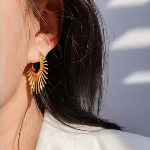 Anthropologie Irregular Gold Fan Hoops - Picture 3 of 13